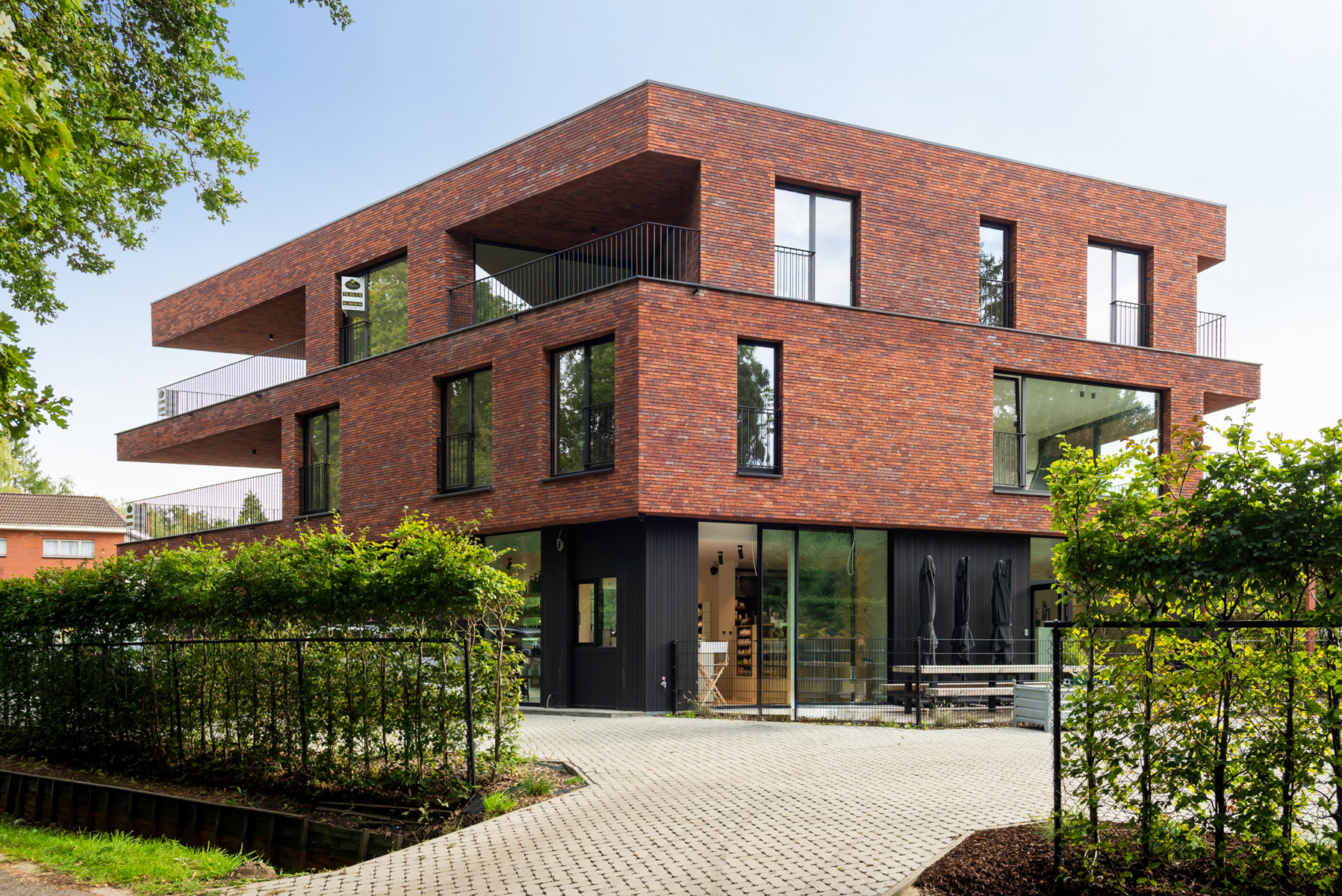 Recent appartement op 2de verdieping in een gebouw met lift. - foto 1