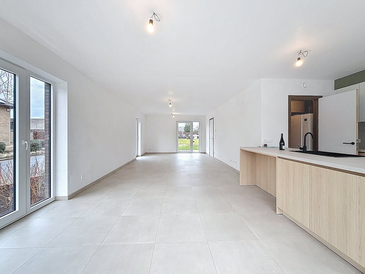 Nieuwbouwwoning te huur in doodlopende straat in Deerlijk! - foto 4