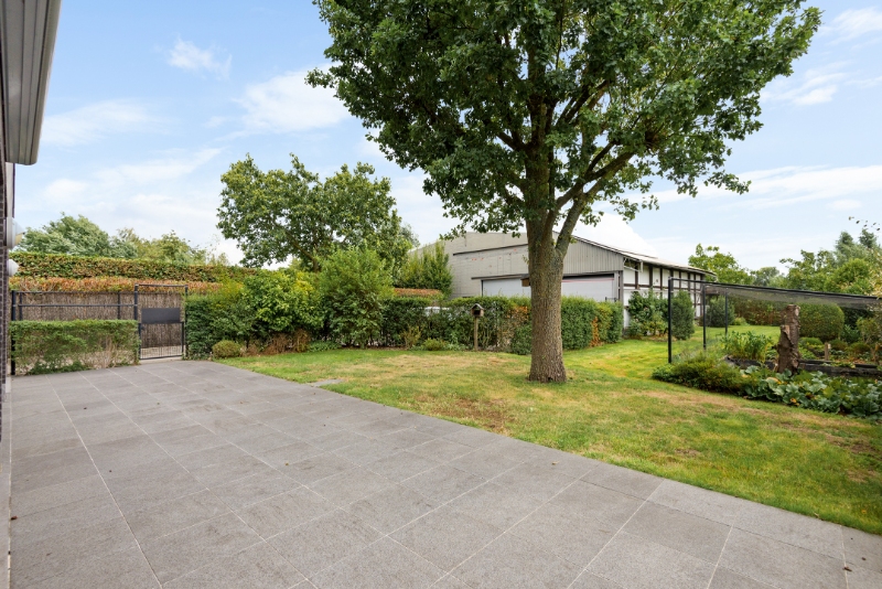 Centraal gelegen instapklaar GLVL appartement met 2 SLK, autostaanplaats &amp; Z-tuin ca 480m2 - foto 4