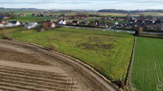 Reeds 1 van de 4 bouwloten verkocht !!Kooigem, een landelijke deelgemeente van Kortrijk waar deze bouwpercelen zich bevinden. De verkaveling is zeer...