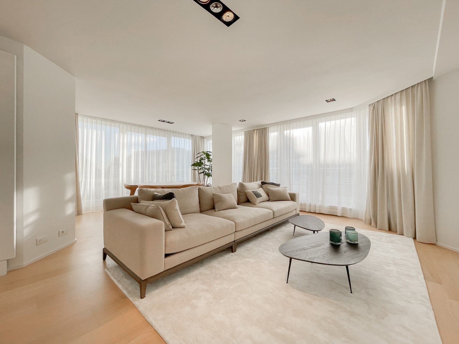 Appartement met zijdelings zeezicht en een ruim zuidwest gericht terras. - foto 4