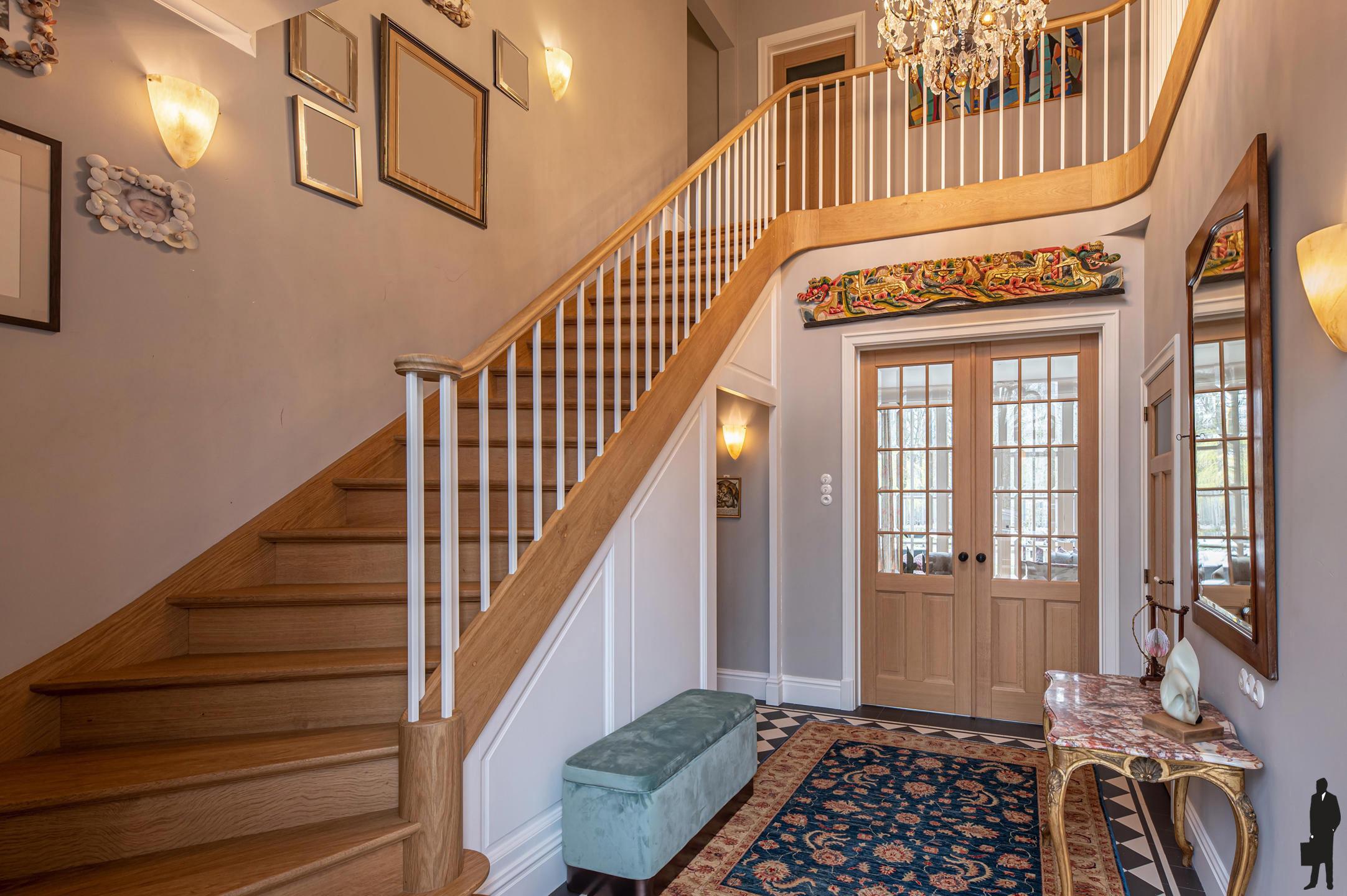 Villa in Engelse stijl op perceel van 1.989m² - foto 3