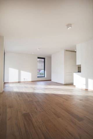 Cet appartement au rez-de-chaussée, prêt à emménager, est situé au cœur de Wijnegem, dans un emplacement central avec des connexions...