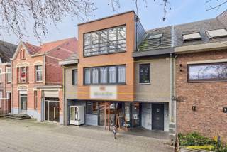    garage (non nécessaire) à acheter séparément à €15000...