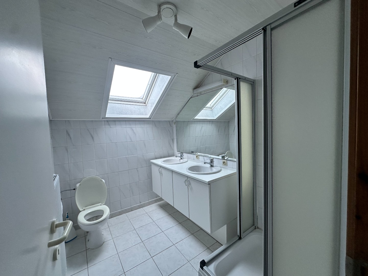 Appartement met 2 slaapkamers en autostaanplaats te Leke - foto 4