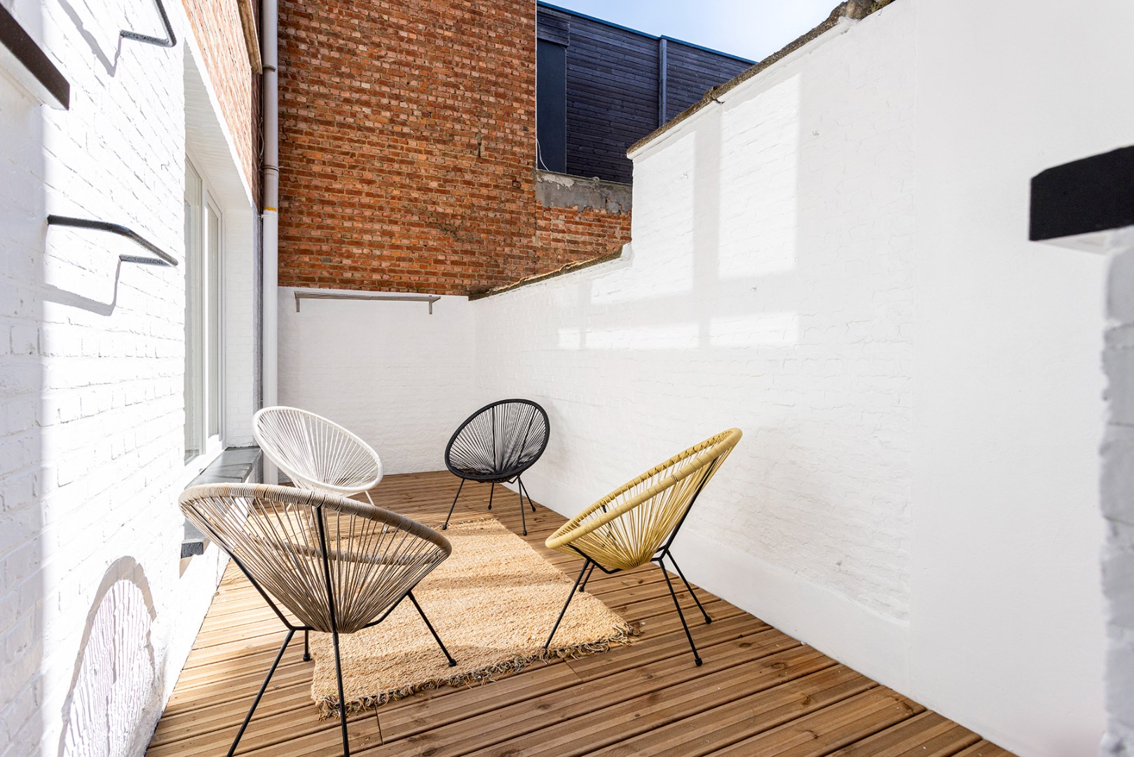Charmant gelijkvloers appartement met 2 slaapkamers! - foto 5