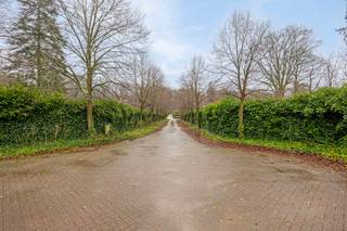 Vous rêvez de posséder votre propre maison dans un endroit stratégique, vert et calme ? Ce terrain à bâtir de 1007 m² à Oud-Heverlee est exactement...