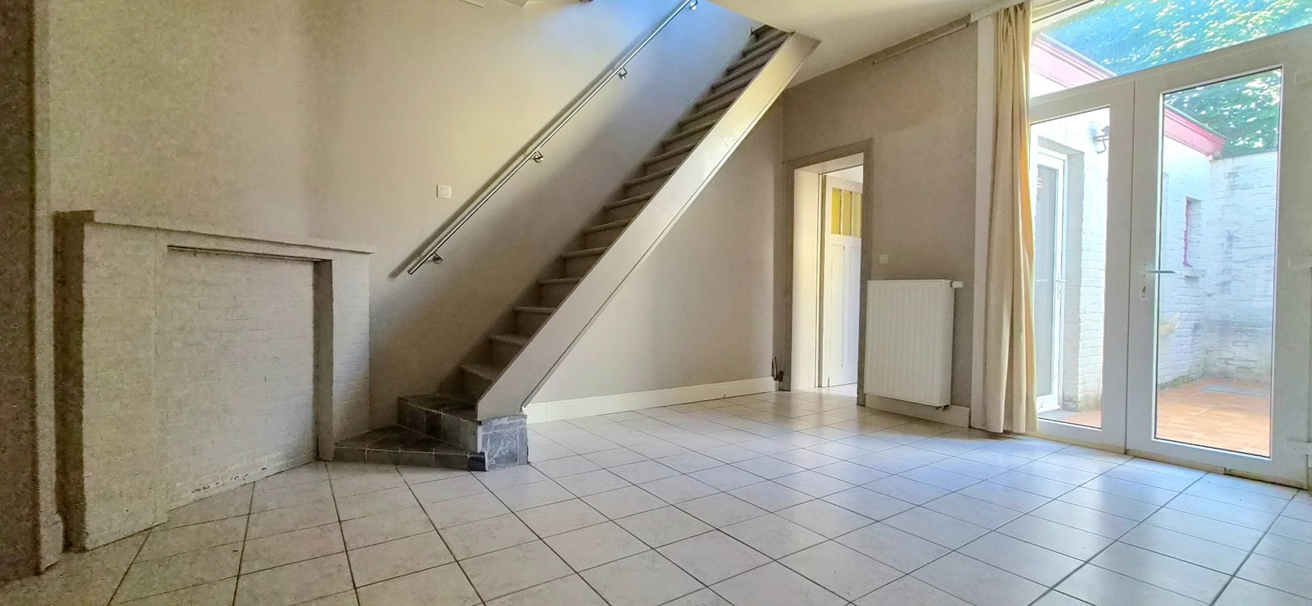Ruime woning met karaktervolle trapgevel - foto 5