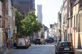 Hebt u nood aan stockage, bergplaats voor auto en/of fiets, mis uw kans niet!Gelegen in de residentie "Theresianenhof", het vroegere Weylerhof in de...