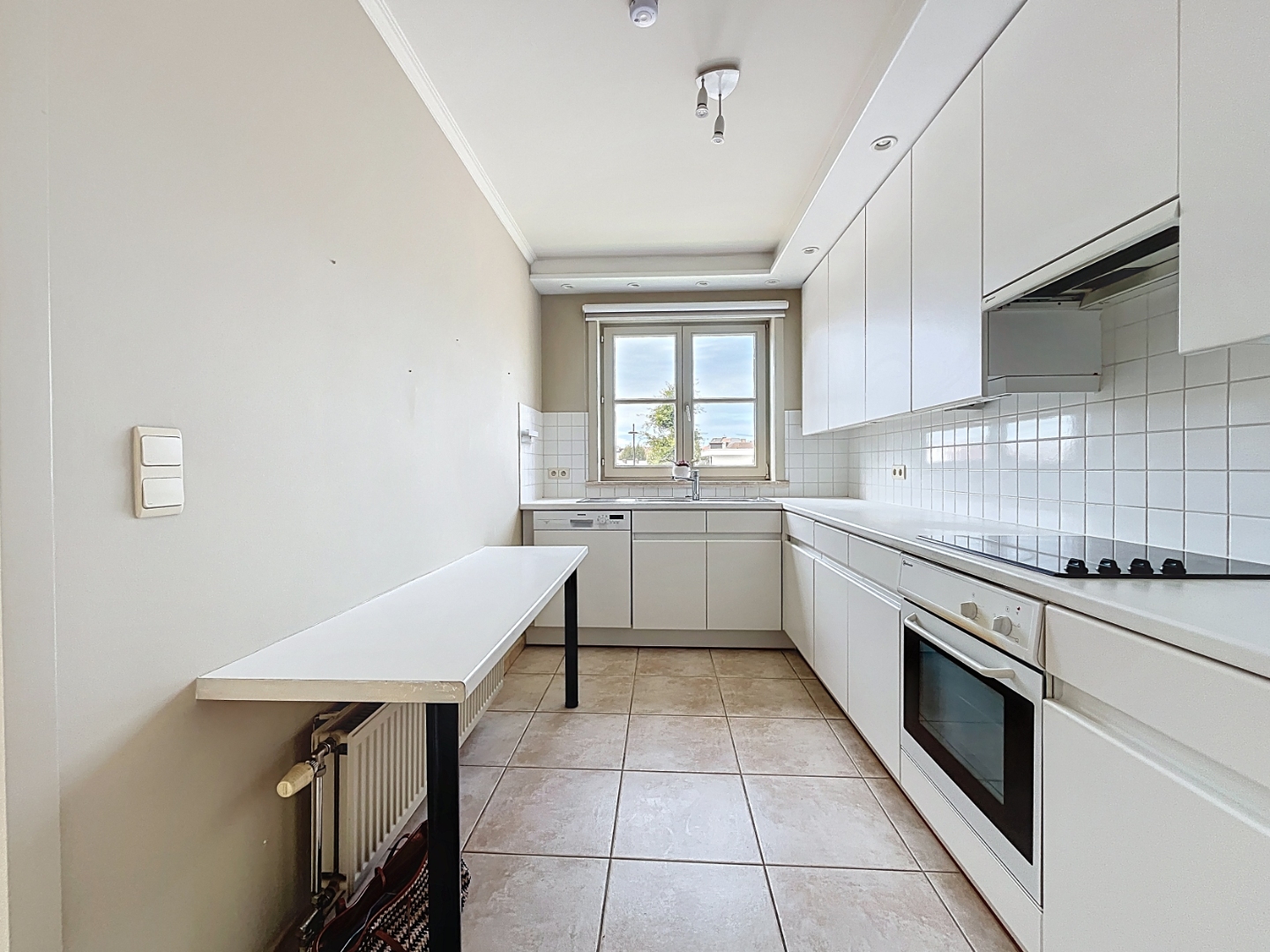 Ruim drie slaapkamer appartement op 800m van zee - foto 2