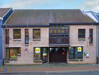 Centraal gelegen ruim polyvalent gebouw dat momenteel dienst doet als site voor buitenschoolse kinderopvang.Door zijn centrale ligging zijn meerdere...
