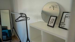 Lichtrijk appartement te koop in zeer rustige straat in hartje Torhout.Appartement ligt op toplocatie op wandelafstand van de markt, winkelstraat en...