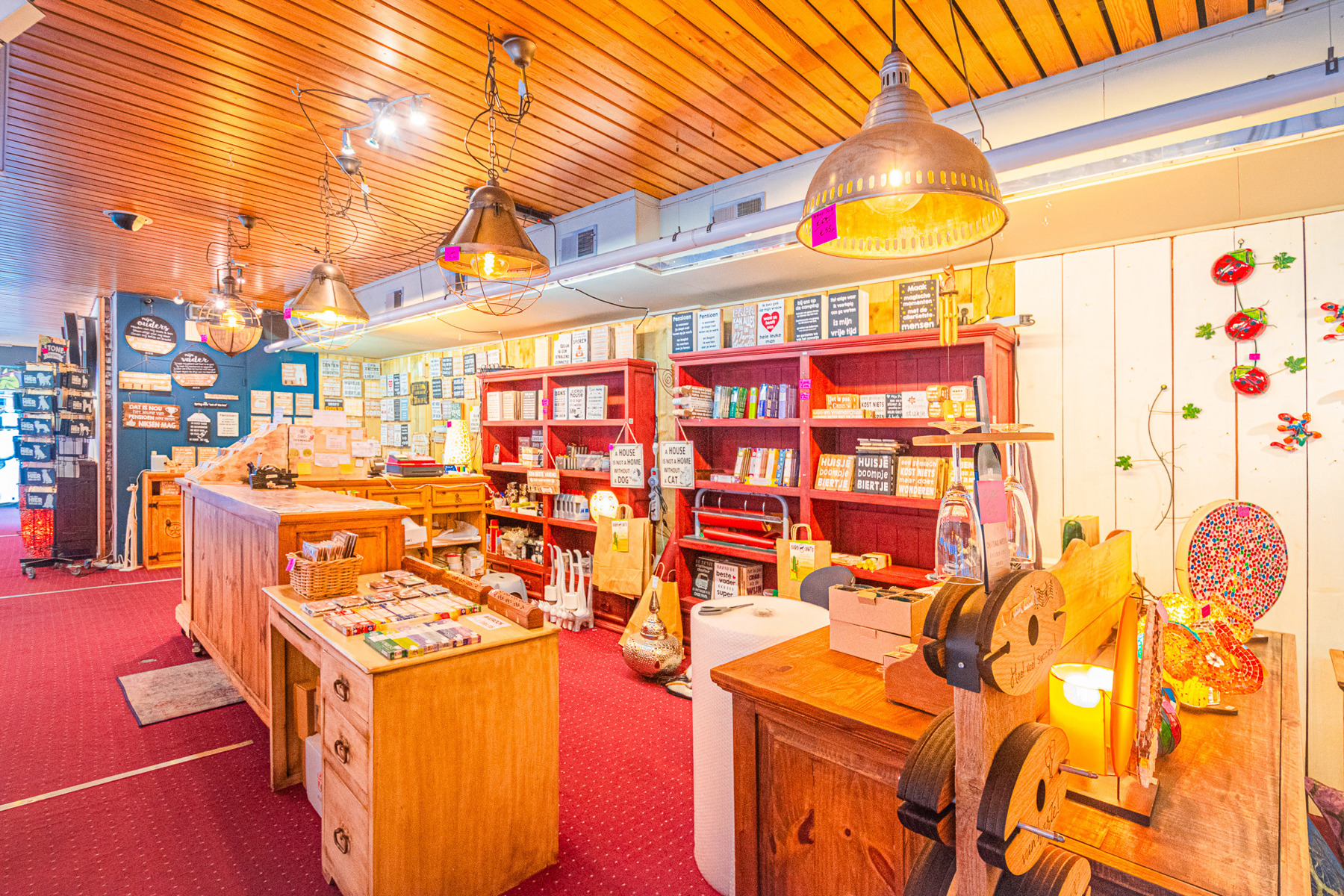 Een goed onderhouden winkel in een hoekpand met energielabel B. - foto 5