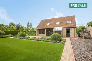 Deze zeer goed onderhouden woning in houtskeletbouw biedt een warme woonbeleving en beschikt over vier slaapkamers, een badkamer én...