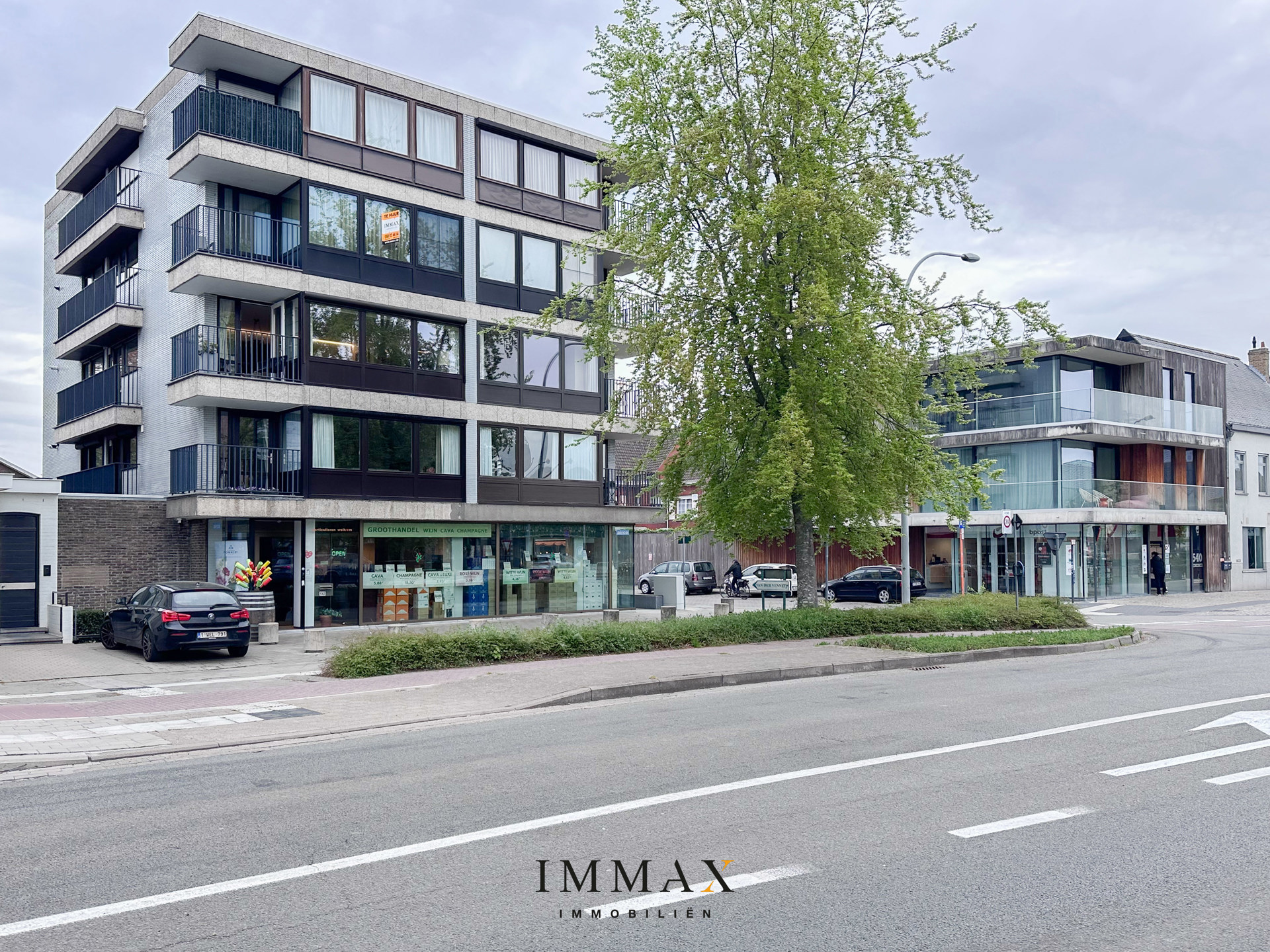 Ruim, vernieuwd appartement op een zeer centrale locatie - foto 2