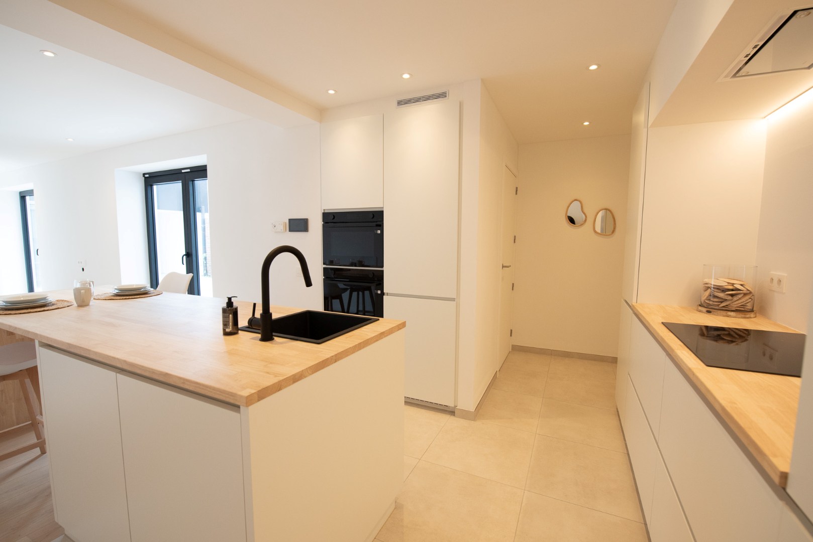 TE KOOP: Instapklaar, volledig gerenoveerd appartement met 1 slaapkamer in hartje Waregem - foto 5