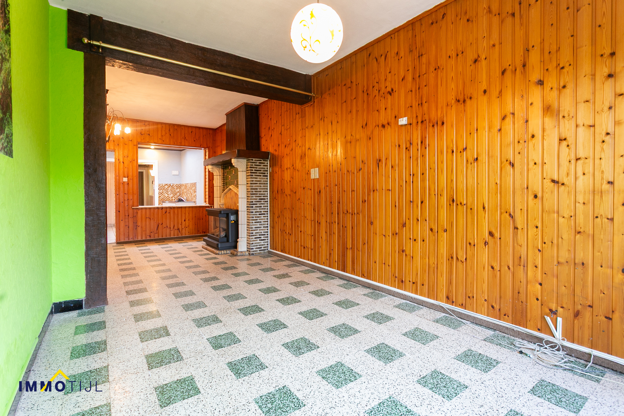 Te moderniseren woning, 3 kamers en oprit naar achter! - foto 4