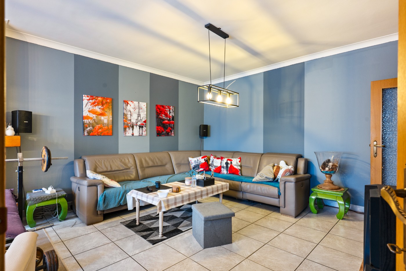 Gelijkvloers appartement met 2 slpk., veranda, verhard tuintje en garage - foto 3