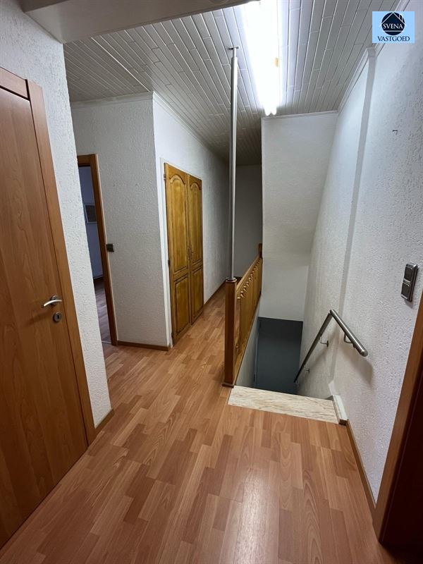 HANDELSHUIS EN APPARTEMENT MET 4 SLAAPKAMERS - foto 5