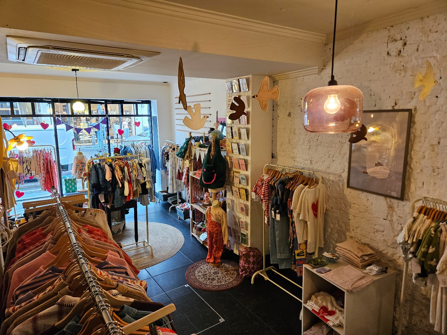 Handelspand van 135 m² met diverse mogelijkheden in het centrum van Mol! - foto 4