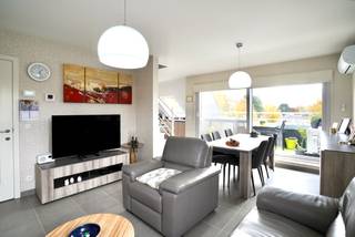 Dit RECENT gezellig drieslaapkamer appartement maakt deel uit van een kleine verzorgde blok en ligt in één van de gekende straten te Evergem met om...