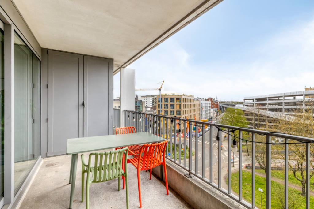 Ruim 3-slaapkamerappartement met zuidgericht terras en open zichten. - foto 5