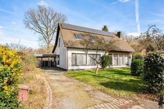 Gelegen op een toplocatie, in een rustige en groene omgeving op wandelafstand van de Kalmthoutse Heide, bevindt zich deze vrijstaande, ruime woning...
