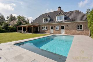 Gelegen in de rustige, residentiele verkaveling “De Lint” in Oud-Turnhout, op een 25 autominuten van zowel Eindhoven (NL) als Antwerpen, vindt u...