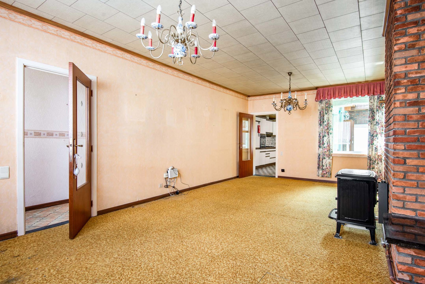 Te renoveren rijwoning met 2 slpk en achteruitgang. - foto 5