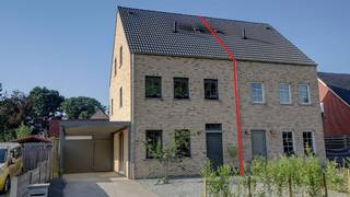 Rustig en gunstig gelegen recente BEN-woning in half open bebouwing op een perceel van 3a45ca met zuidelijk georiënteerde aangelegde tuin. Gelegen...
