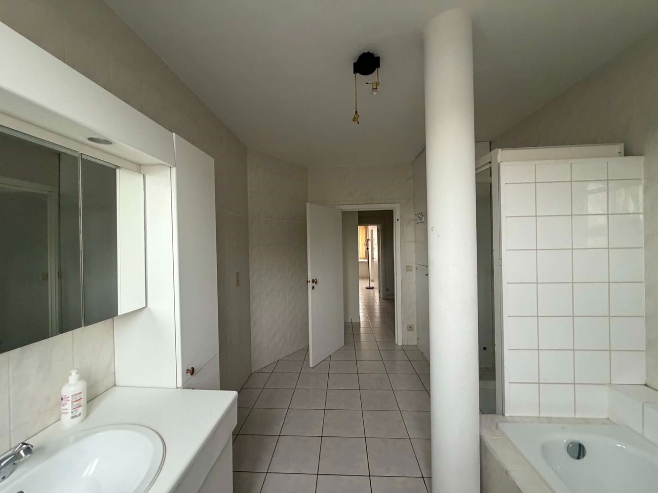 SUPER RUIM APPARTEMENT INCLUSIEF RUIME GARAGEBOX - foto 5