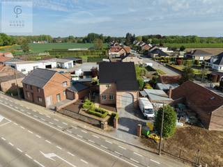 Deze knappe woonst op een uitstekende locatie langs de N3, tussen Sint-Truiden en Tienen, is er eentje die je absoluut moet ervaren.De centrale...