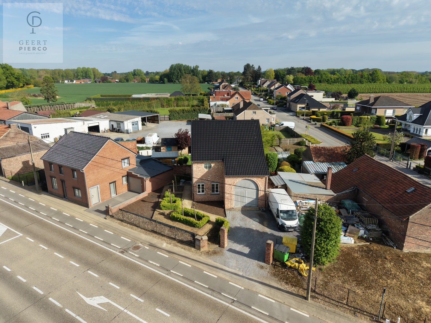 Knappe woonst op toplocatie - foto 1