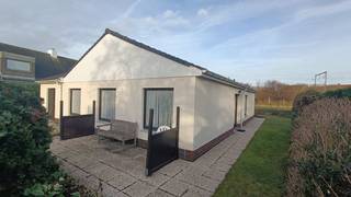 Op zoek naar een zeldzame en betaalbare vastgoedopportuniteit op wandelafstand van de zee? Deze charmante bungalow is gelegen in de...