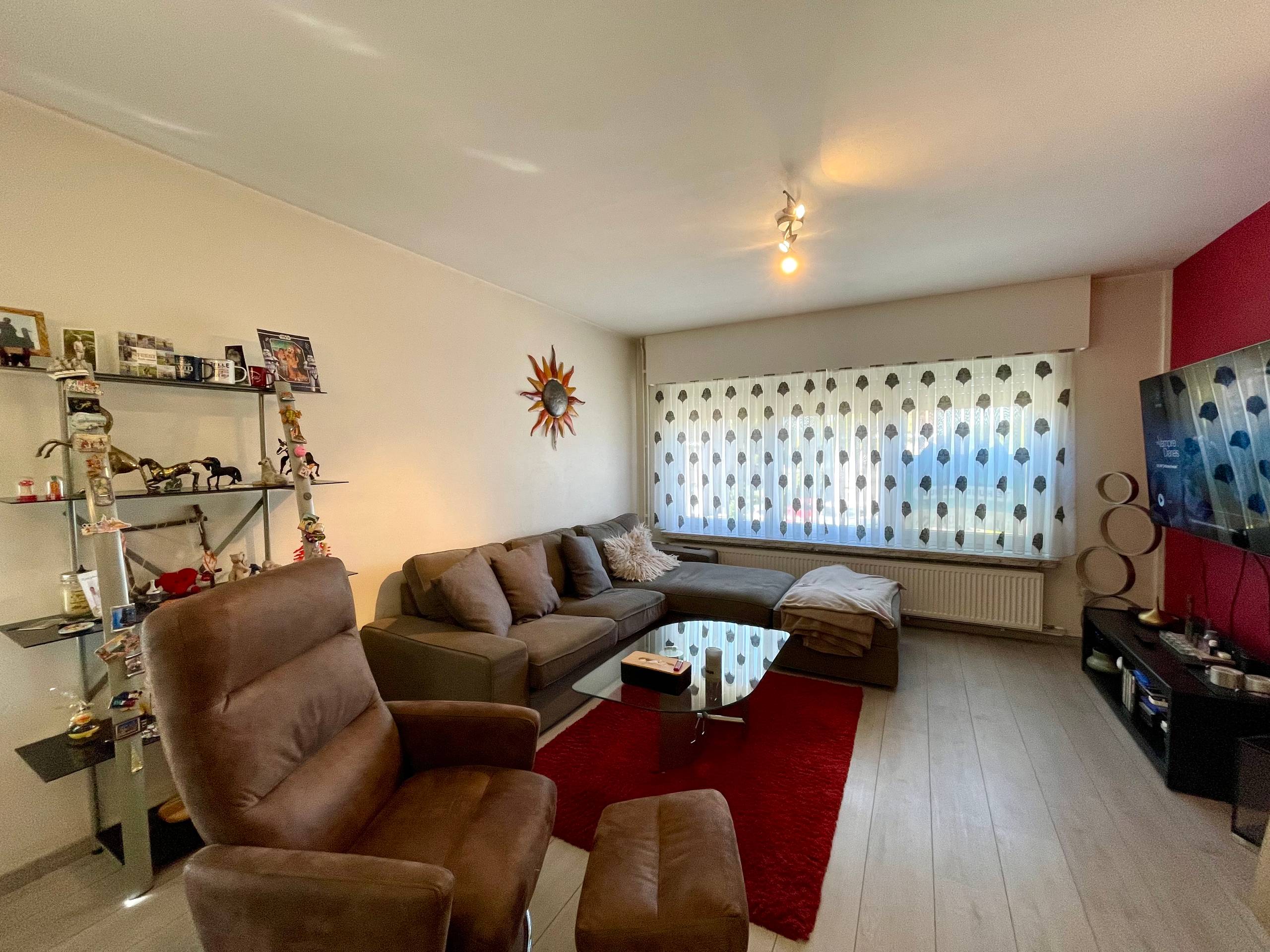 Appartement met twee slaapkamers, terras en garage - foto 4