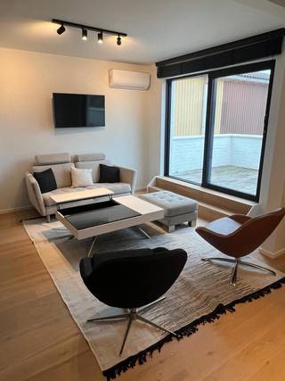 Op zoek naar een instapklaar kantoor op een uitstekende locatie?Dit ruime en lichtrijke kantoor bevindt zich in het centrum van Heist-op-den-Berg en...