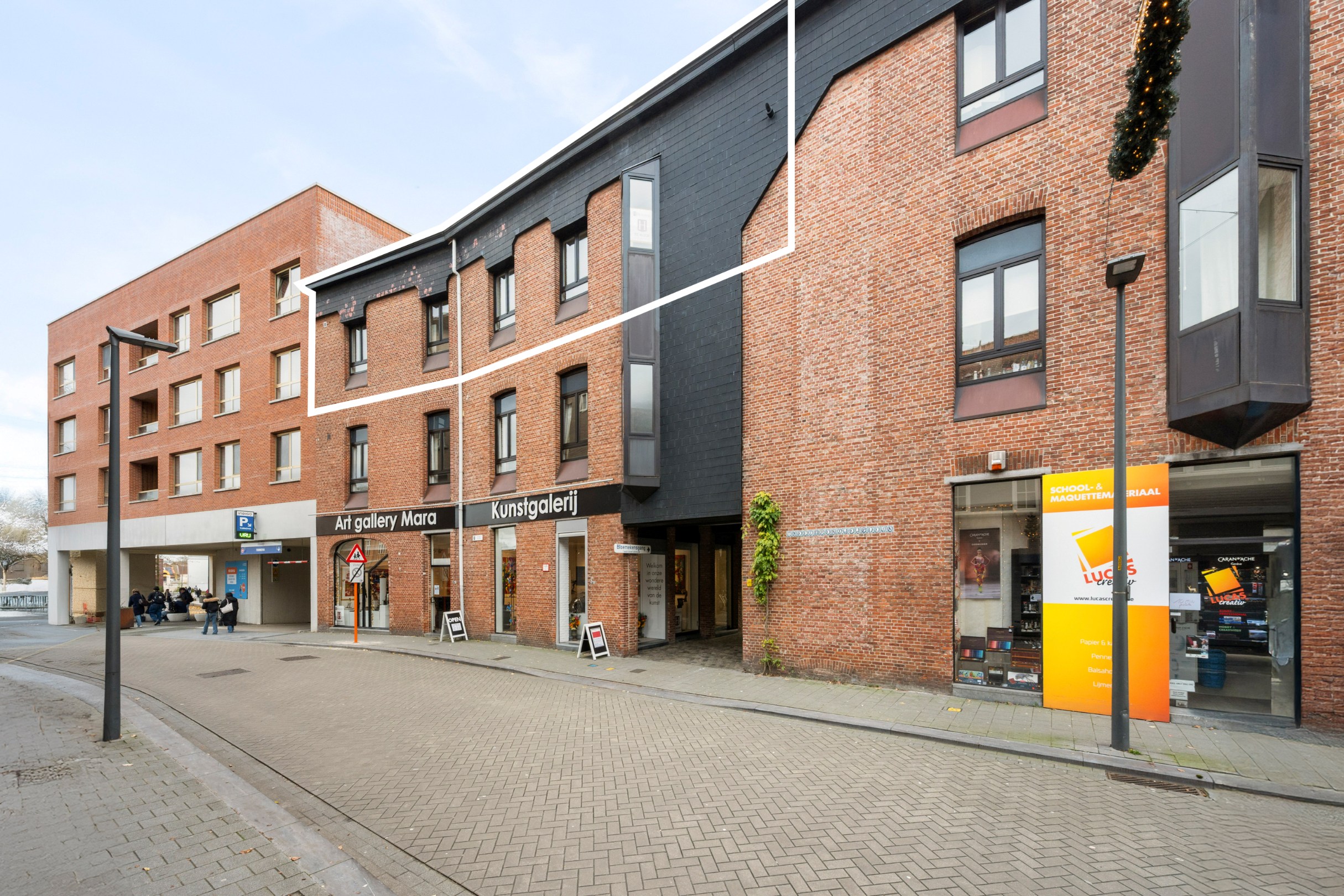 Lichtrijk appartement met veelzijdige aansluitende studio - uitzonderlijk potentieel - foto 1