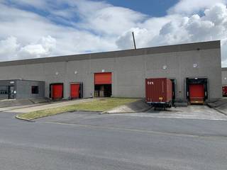 Fantastisch gelegen industriële site van 41.000 m² (waarvan 6.000 m² parking) met opslagruimtes te huur vanaf +/- 2.000 m², samenvoegbaar tot...