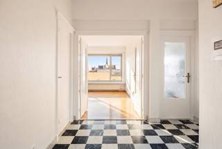 Wonen in dit appartement betekent thuiskomen op een unieke locatie waar stad en natuur samenkomen. Met het Stadspark op wandelafstand geniet u...