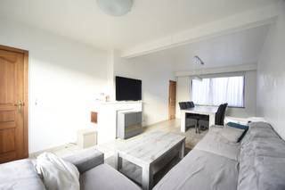 Centraal gelegen in Zwijndrecht vind je deze verzorgde woning met tuin en terras.Vlakbij winkels, openbaar vervoer en invalswegen.Dankzij de...