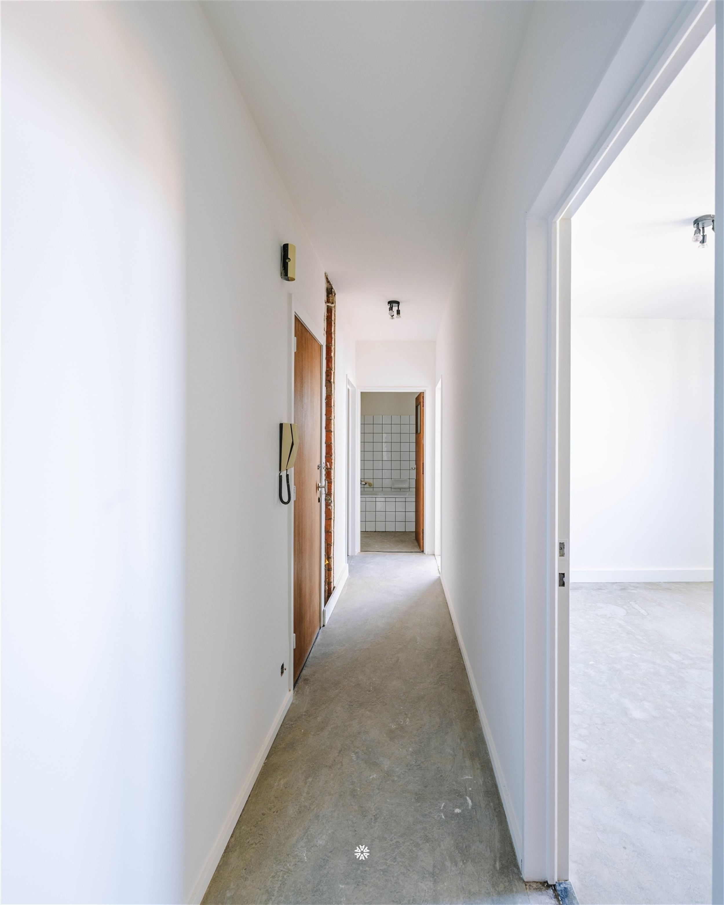 Lichtrijk tweeslaapkamer appartement met opwaarts potentieel - foto 5
