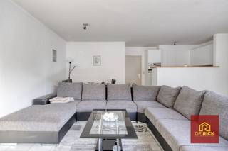 Dit appartement is gelegen in een kleinschalige residentie aan de rand van de stad in Aalst, met name de Koolstraat. Het omvat een...