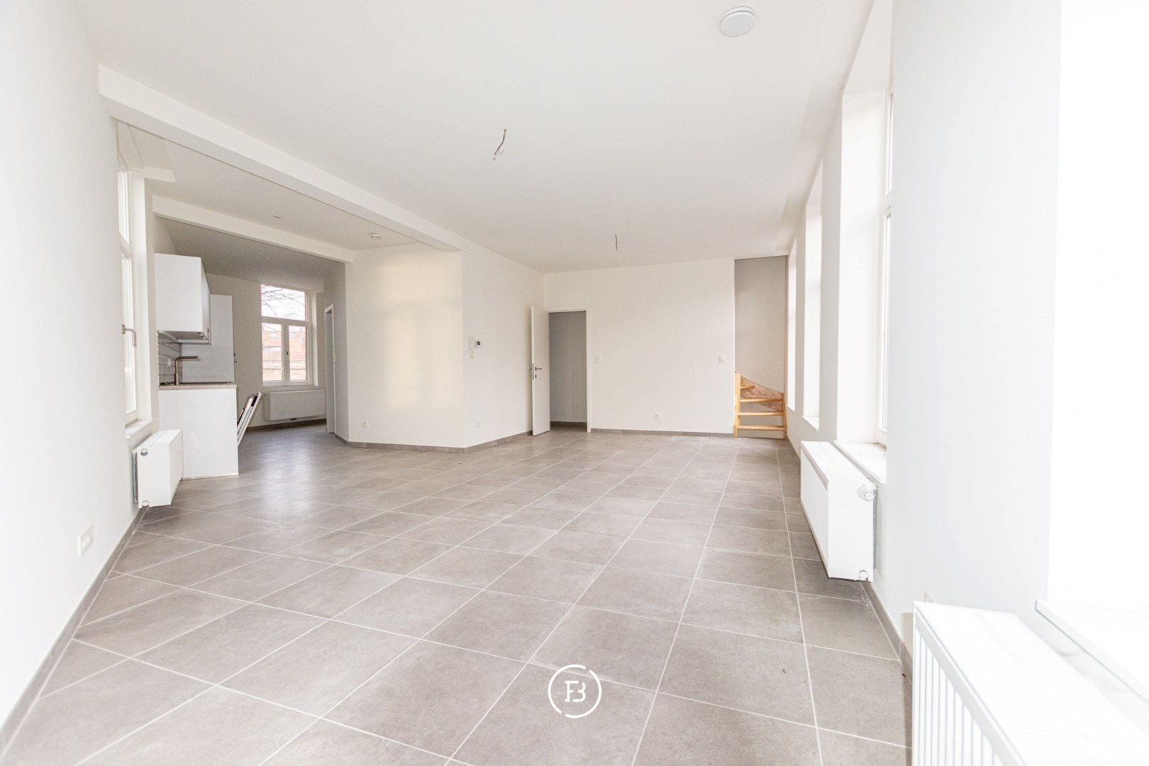 Bright duplex apartment - photo 4