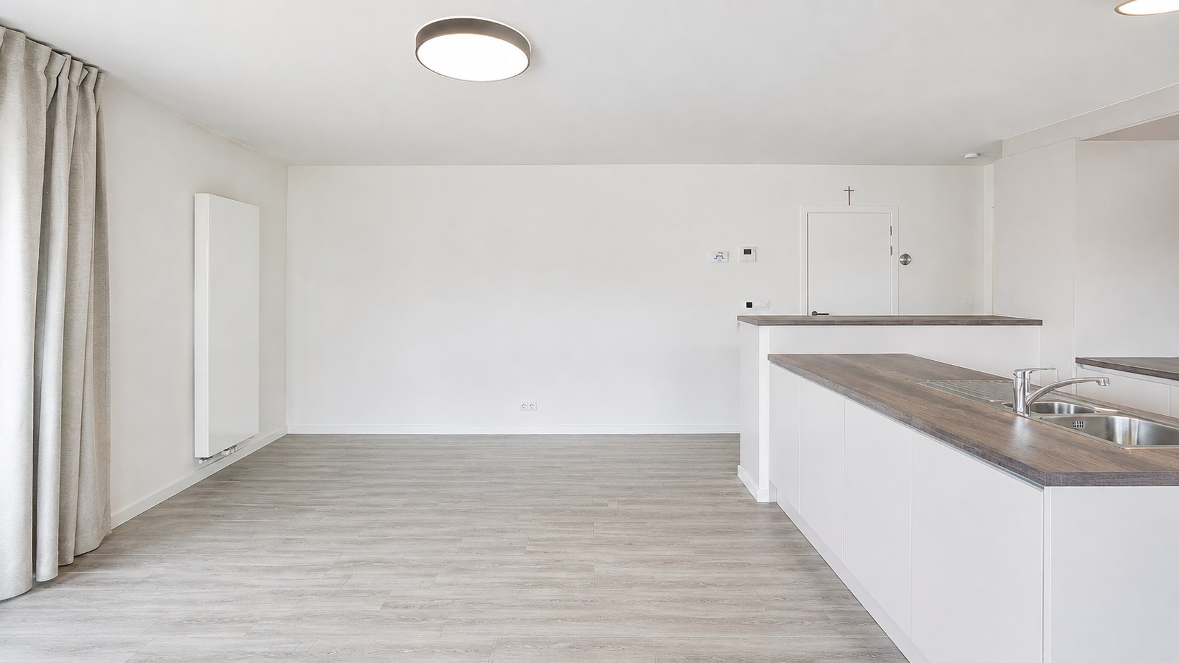 Gerenoveerd appartement met twee kamers en open zichten - foto 4