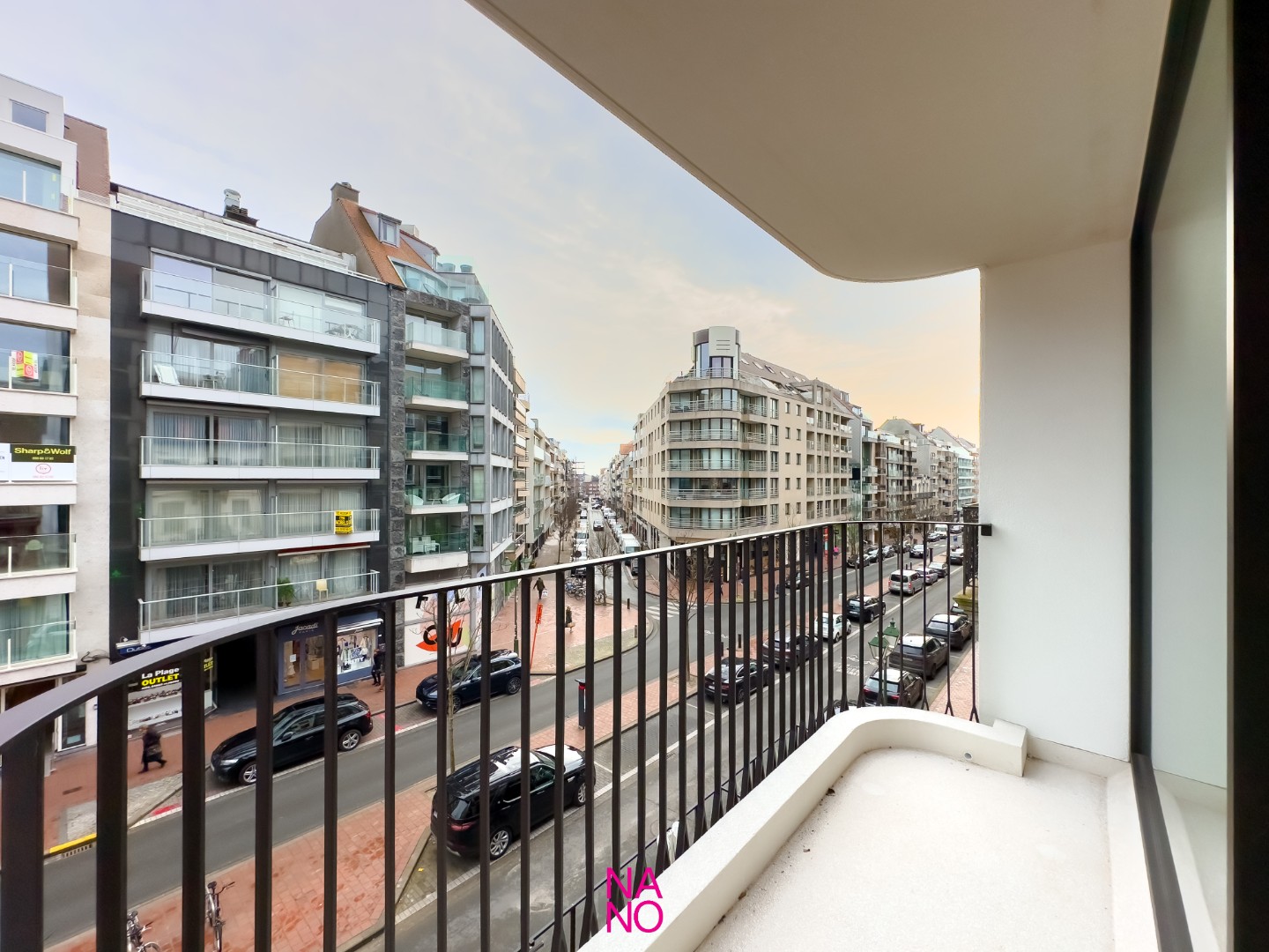 Stijlvol nieuwbouwappartement op een topligging in het centrum van Knokke op een zucht van de zee en het strand in een kleine residentie. - foto 4