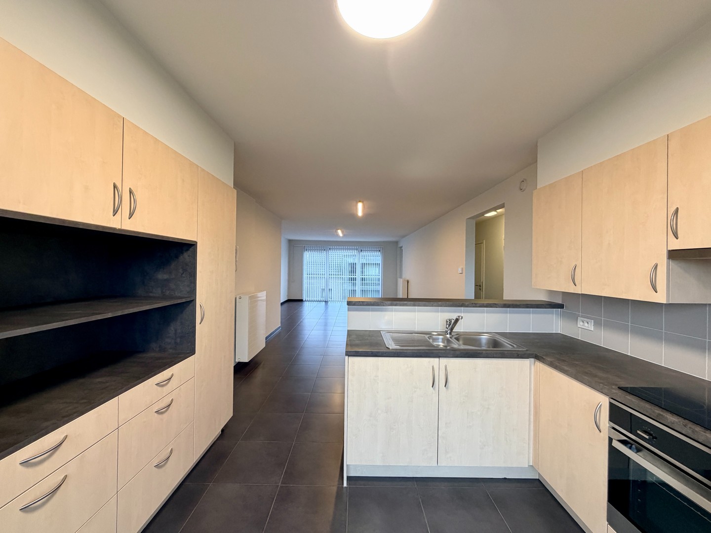 Instapklaar 2-slaapkamerappartement en terras op wandelafstand van centrum Tielt! - foto 4