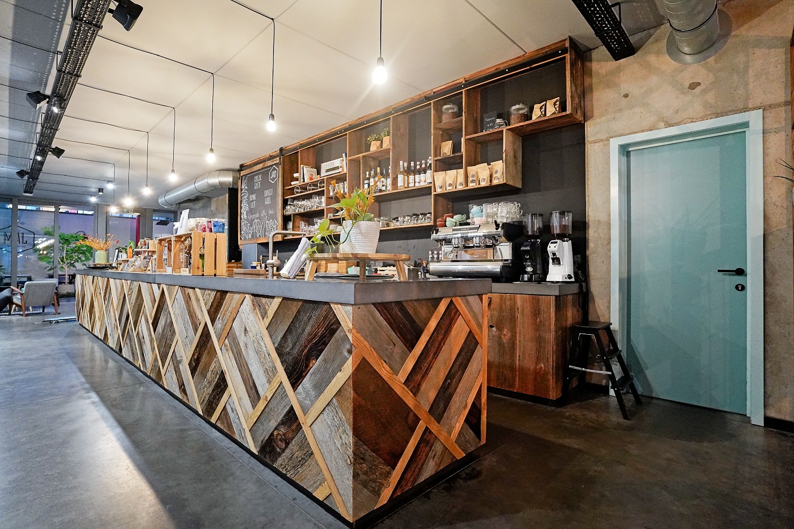 Unieke Kans: zeer ruime kantoorruimte in het hart van Bornem - foto 3