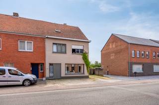 strong>Ruime halfopen bebouwing met tuin, zonnepanelen en warmtepomp in het rustige Koersel-Stal.In het charmante Koersel-Stal vinden we...