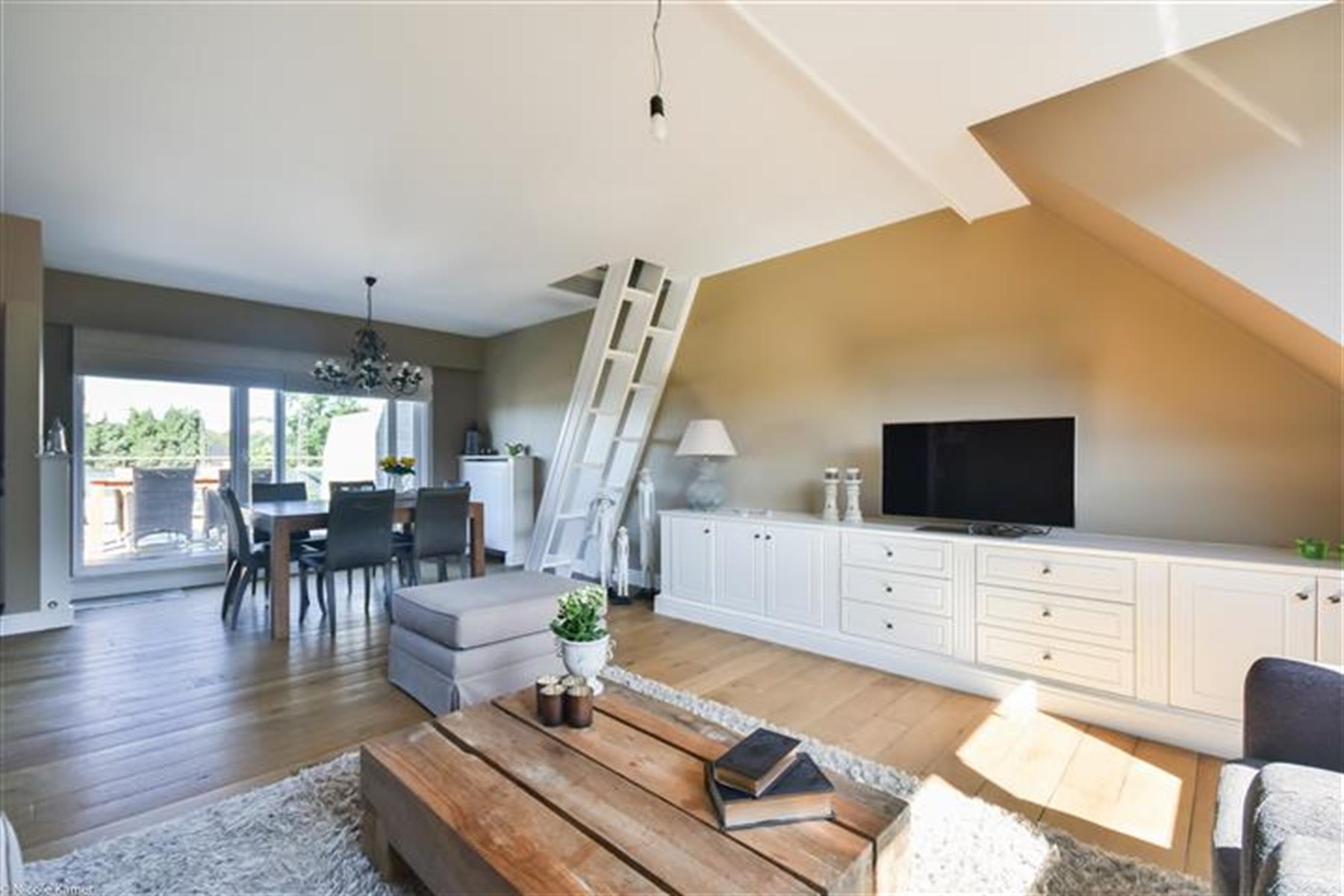 Dakappartement met 2 slaapkamers en garagebox - foto 1