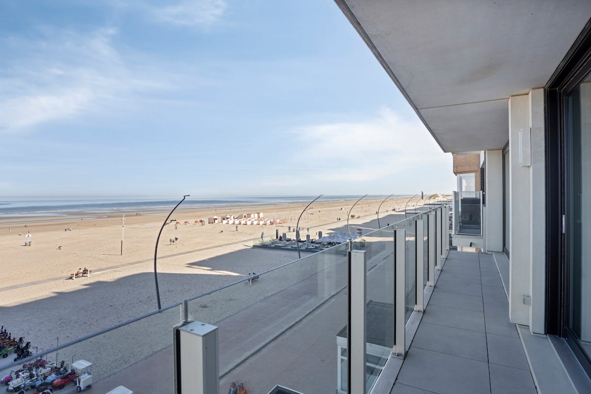 Appartement unique de 4 chambres sur le Zeedijk à La Panne - photo 4